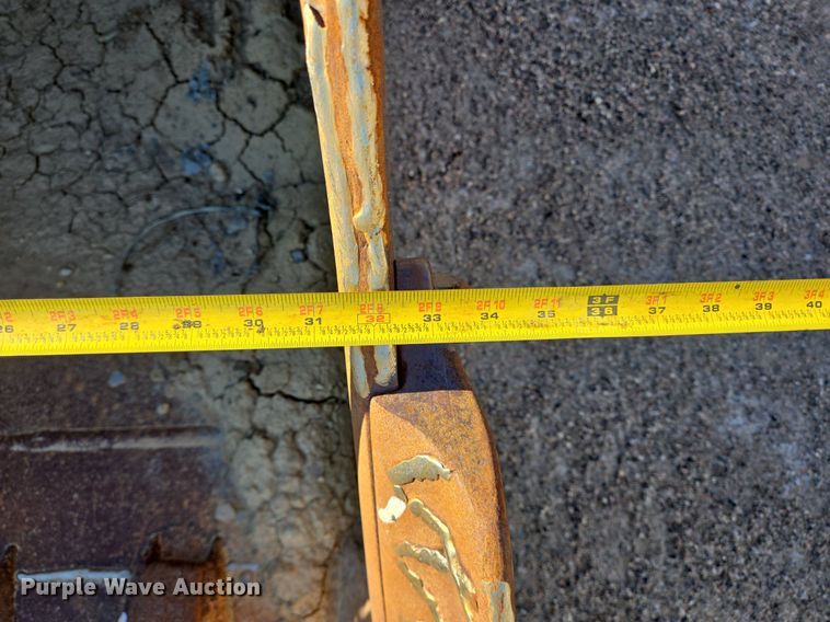 image for item LW9830 Caterpillar excavator bucket