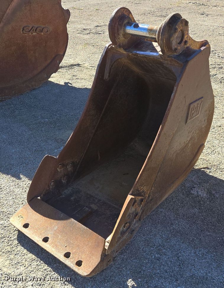 image for item LW9832 Caterpillar excavator bucket