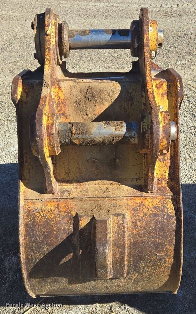 image for item LW9832 Caterpillar excavator bucket
