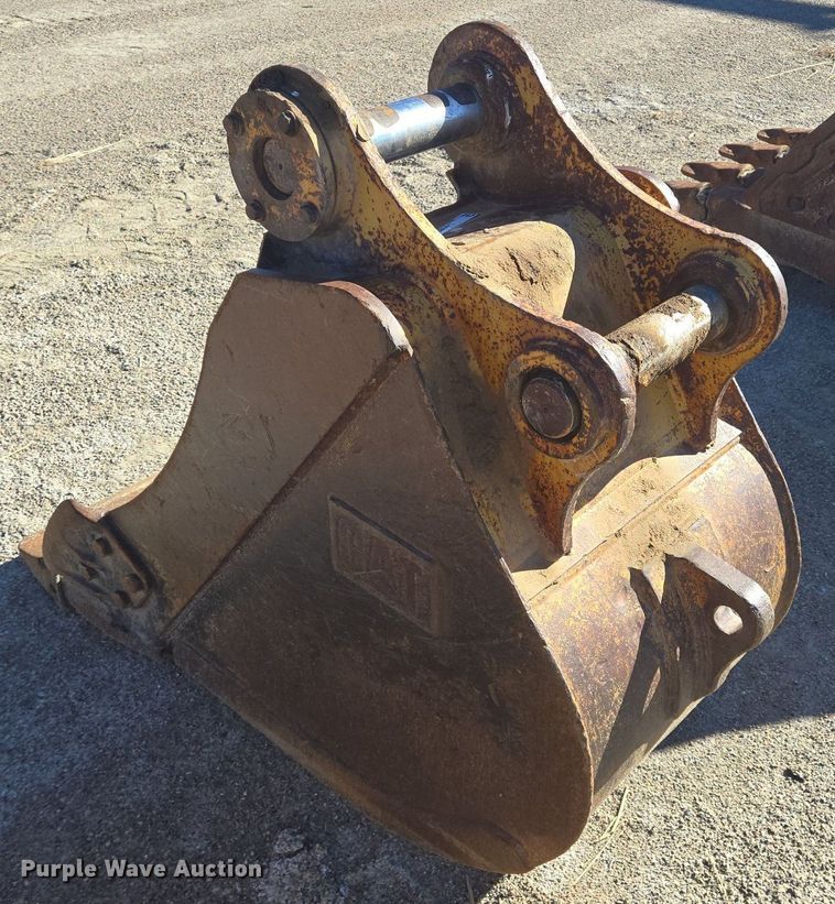 image for item LW9832 Caterpillar excavator bucket