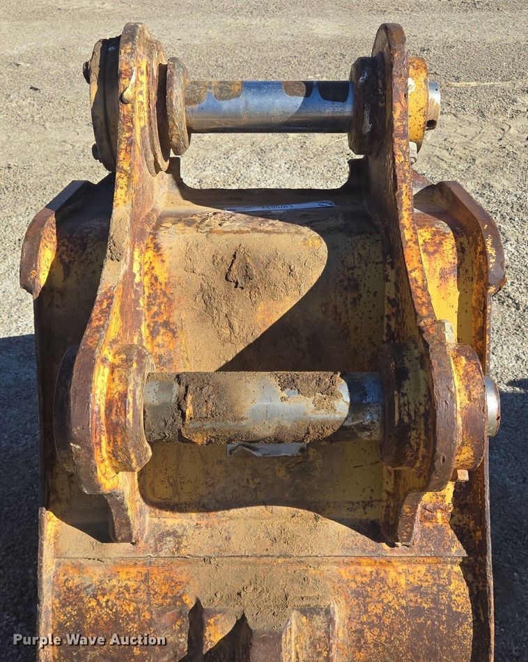 image for item LW9832 Caterpillar excavator bucket
