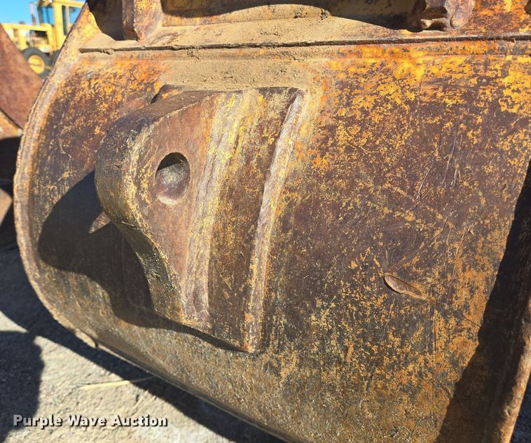image for item LW9832 Caterpillar excavator bucket