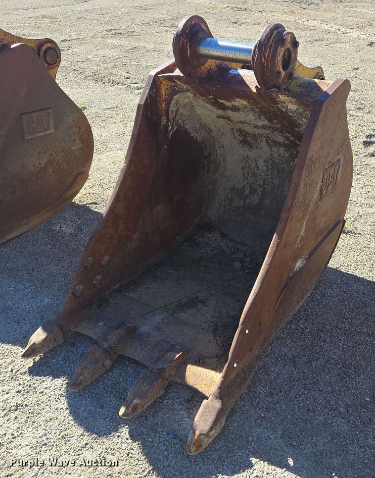 image for item LW9833 Caterpillar excavator bucket