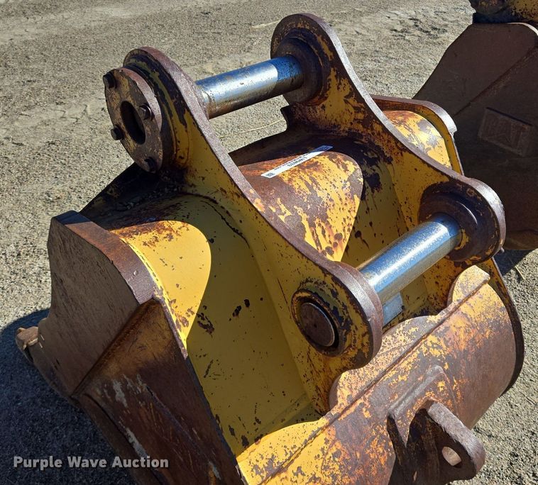 image for item LW9833 Caterpillar excavator bucket