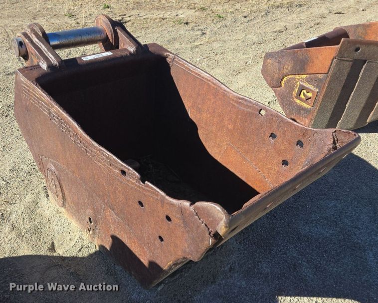 image for item LW9834 Esco excavator bucket