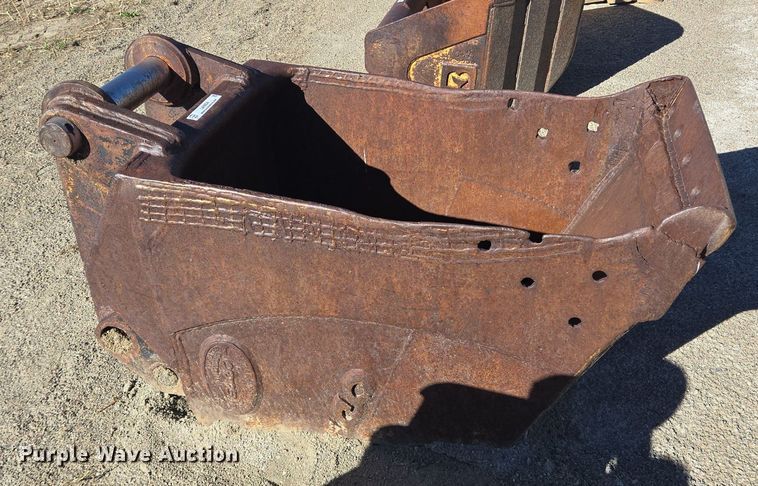 image for item LW9834 Esco excavator bucket