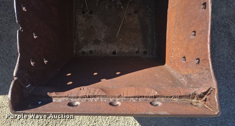 image for item LW9834 Esco excavator bucket