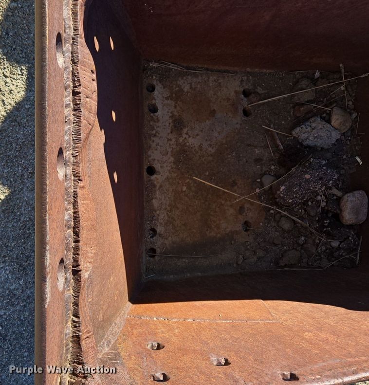 image for item LW9834 Esco excavator bucket