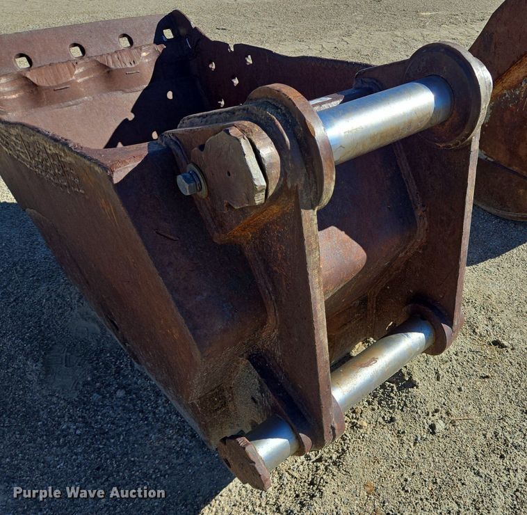 image for item LW9834 Esco excavator bucket