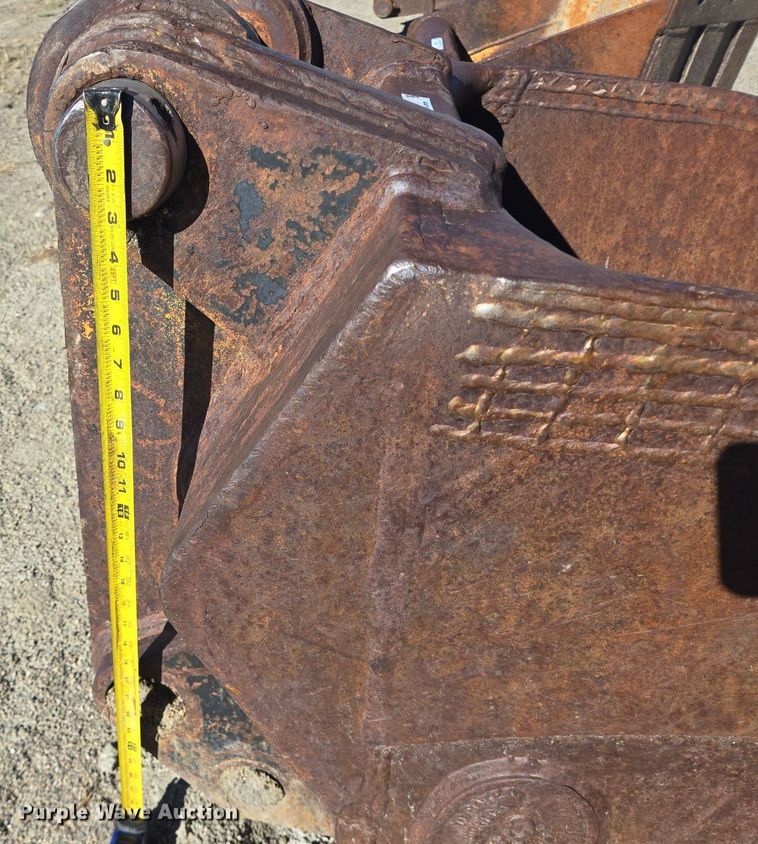 image for item LW9834 Esco excavator bucket