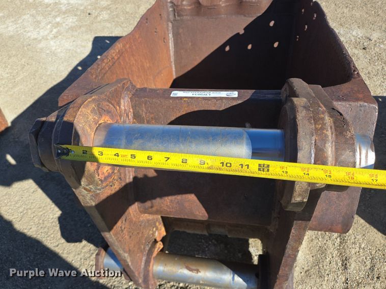 image for item LW9834 Esco excavator bucket