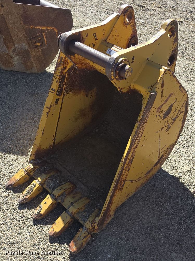 image for item LW9836 Excavator bucket