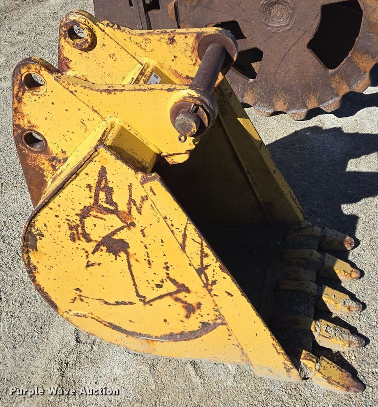 image for item LW9836 Excavator bucket