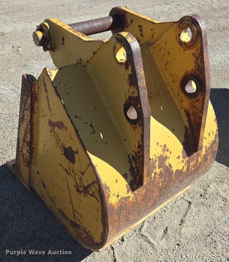 image for item LW9836 Excavator bucket