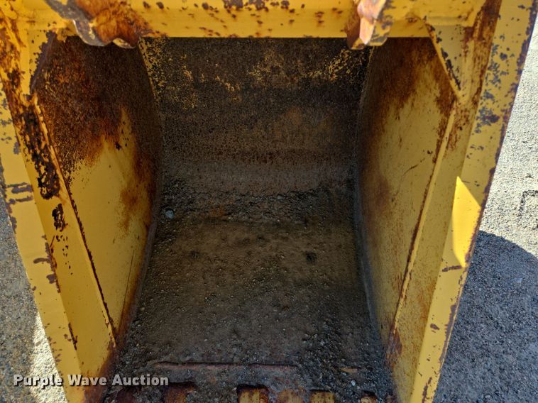 image for item LW9836 Excavator bucket
