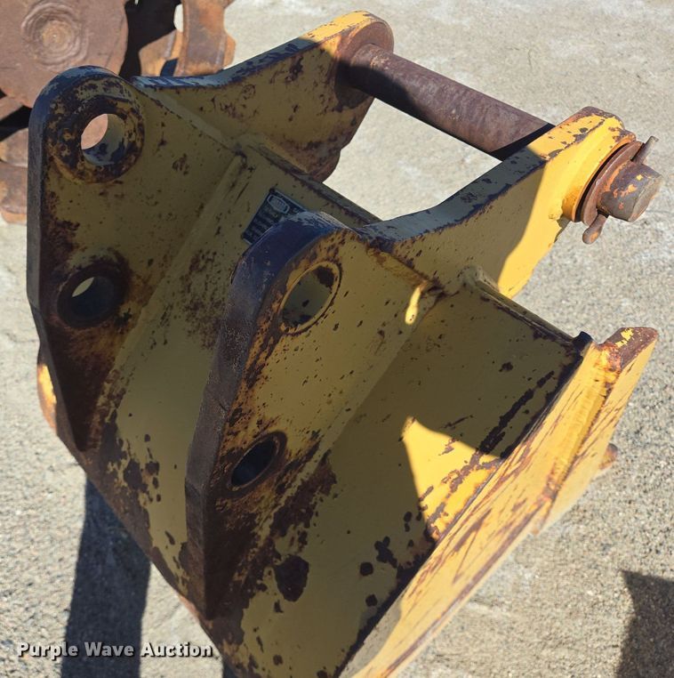 image for item LW9836 Excavator bucket