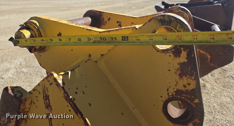 image for item LW9836 Excavator bucket