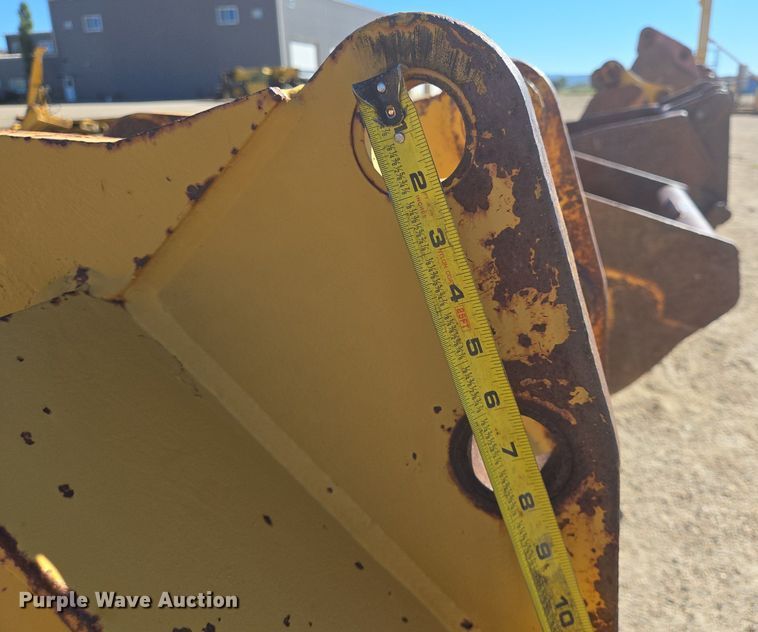 image for item LW9836 Excavator bucket