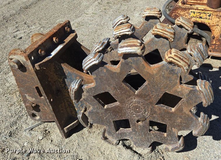 image for item LW9840 Compaction wheel