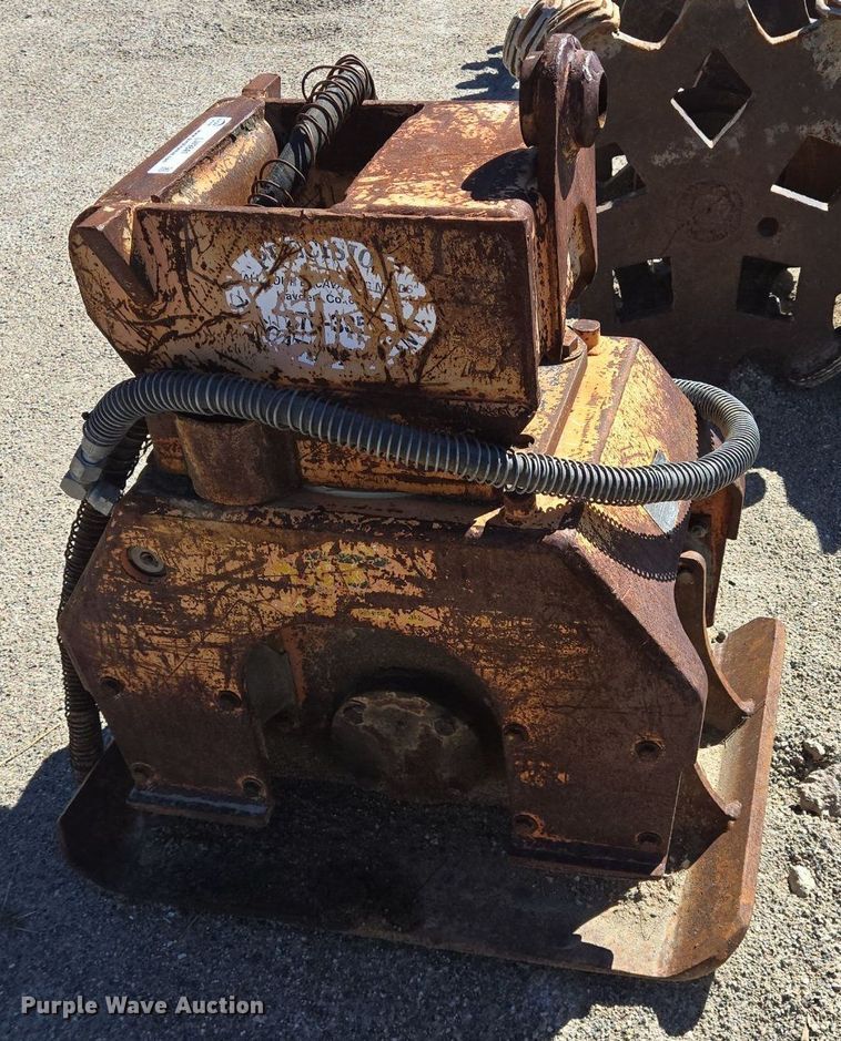 image for item LW9841 Plate compactor