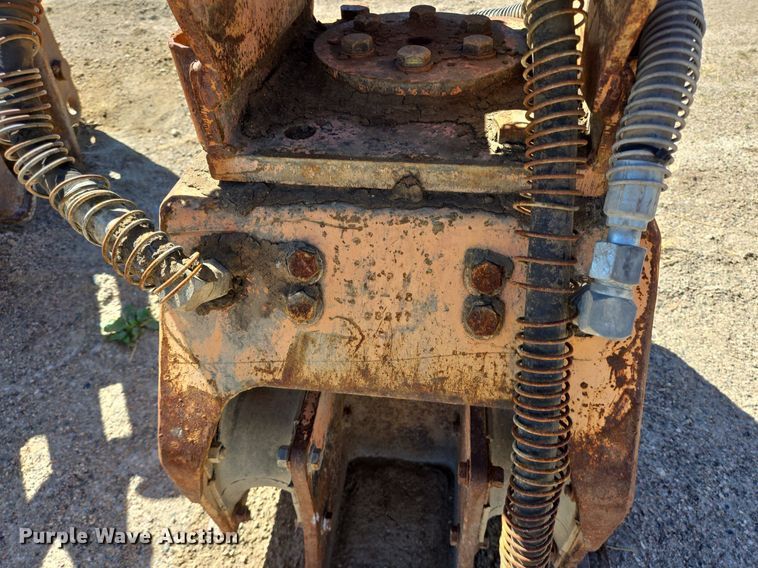 image for item LW9841 Plate compactor