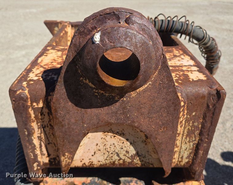 image for item LW9841 Plate compactor