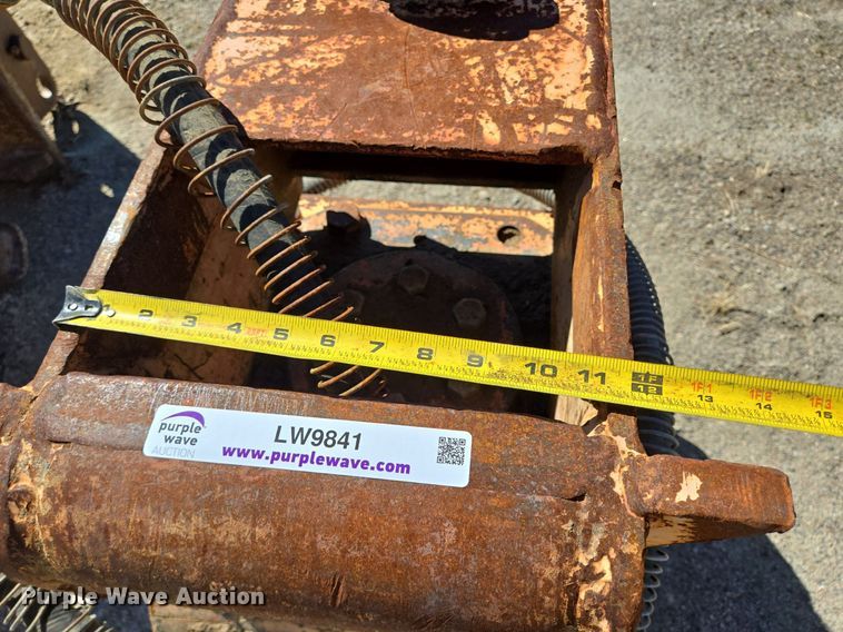 image for item LW9841 Plate compactor