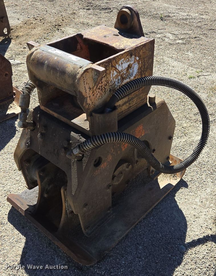 image for item LW9842 NPK plate compactor