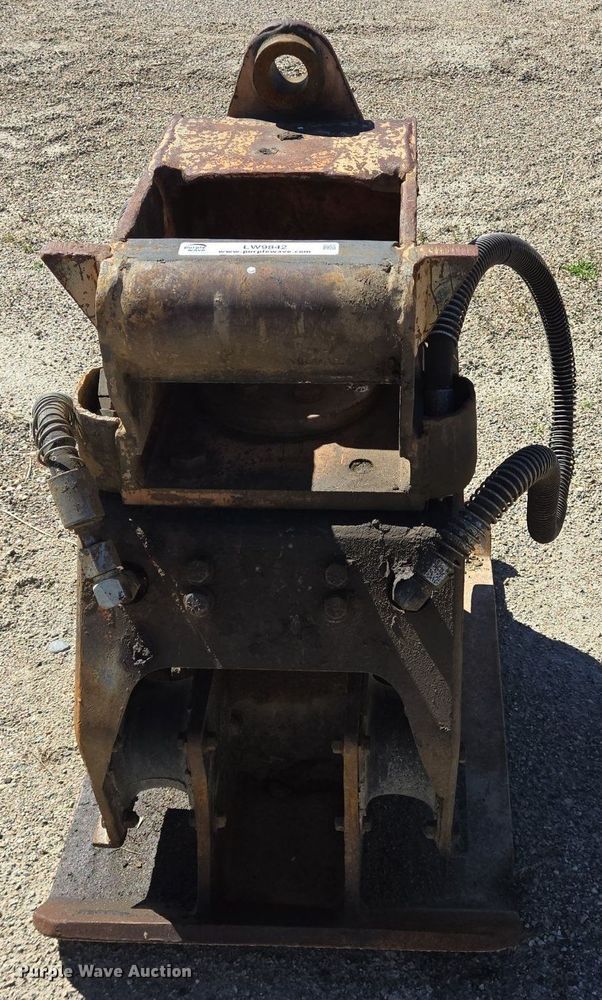 image for item LW9842 NPK plate compactor