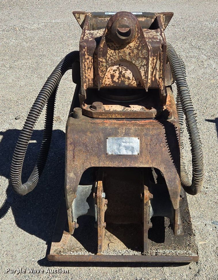 image for item LW9842 NPK plate compactor