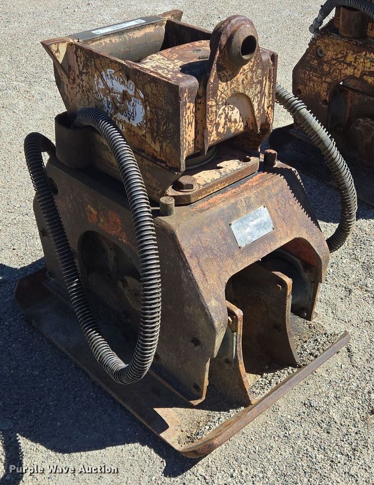 image for item LW9842 NPK plate compactor