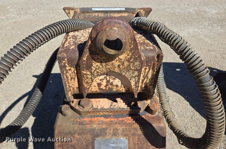 image for item LW9842 NPK plate compactor