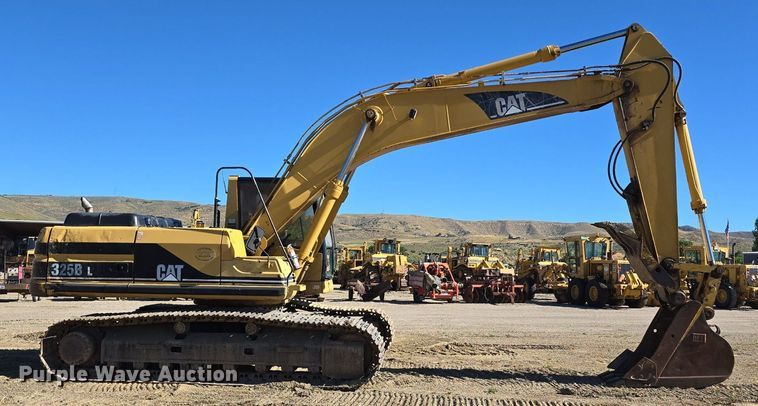 image for item LW9846 1997 Caterpillar 325B L excavator