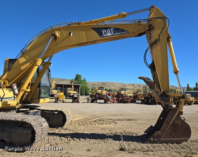 image for item LW9846 1997 Caterpillar 325B L excavator