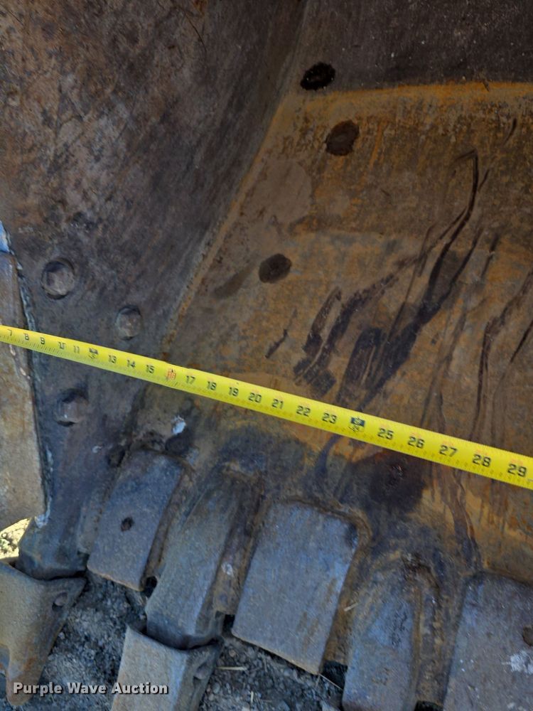 image for item LW9846 1997 Caterpillar 325B L excavator