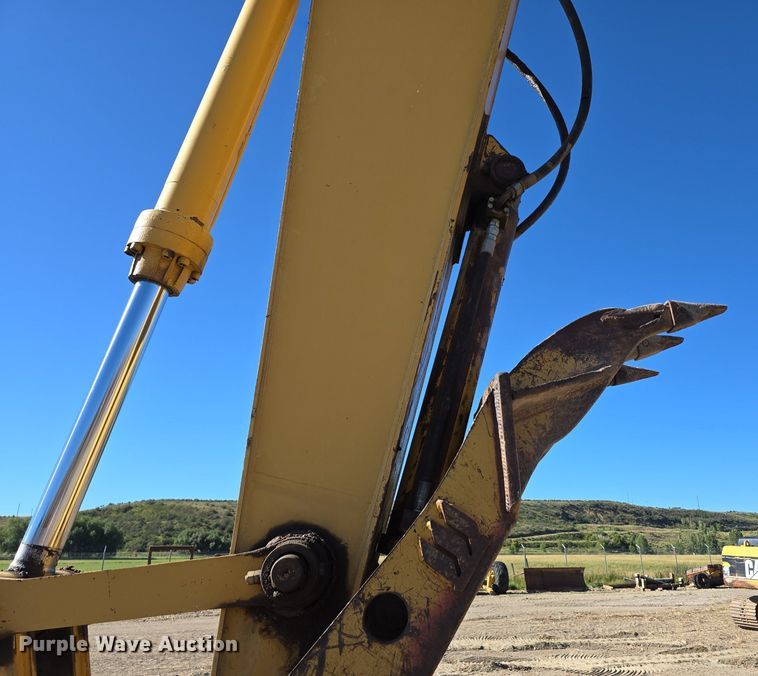 image for item LW9846 1997 Caterpillar 325B L excavator