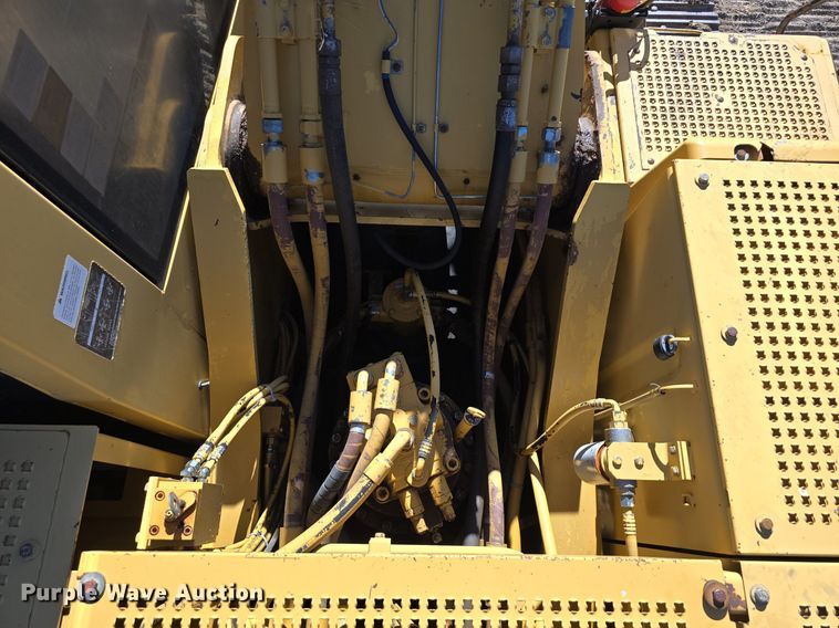 image for item LW9846 1997 Caterpillar 325B L excavator