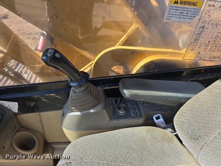 image for item LW9846 1997 Caterpillar 325B L excavator