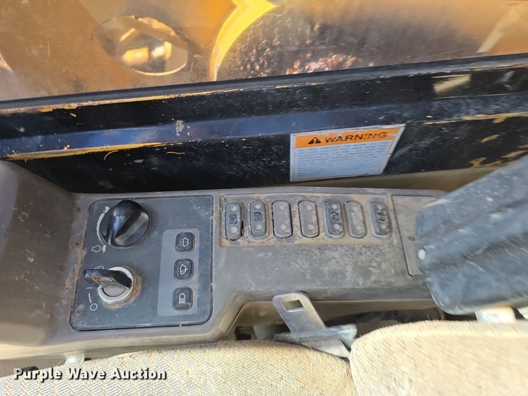 image for item LW9846 1997 Caterpillar 325B L excavator