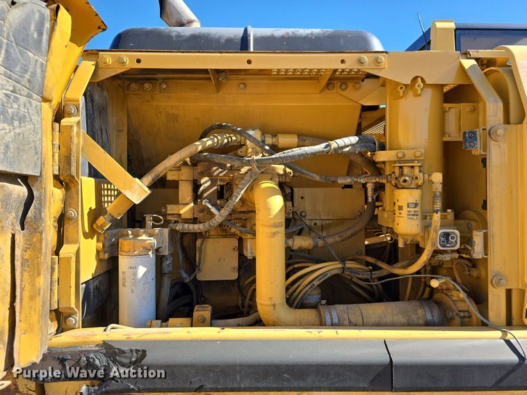 image for item LW9846 1997 Caterpillar 325B L excavator