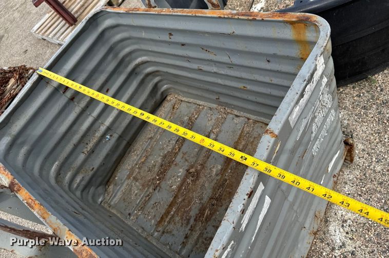 image for item LW9853 Livestock equipment