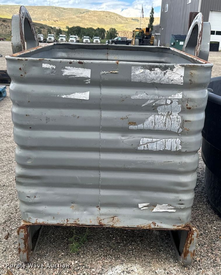 image for item LW9853 Livestock equipment