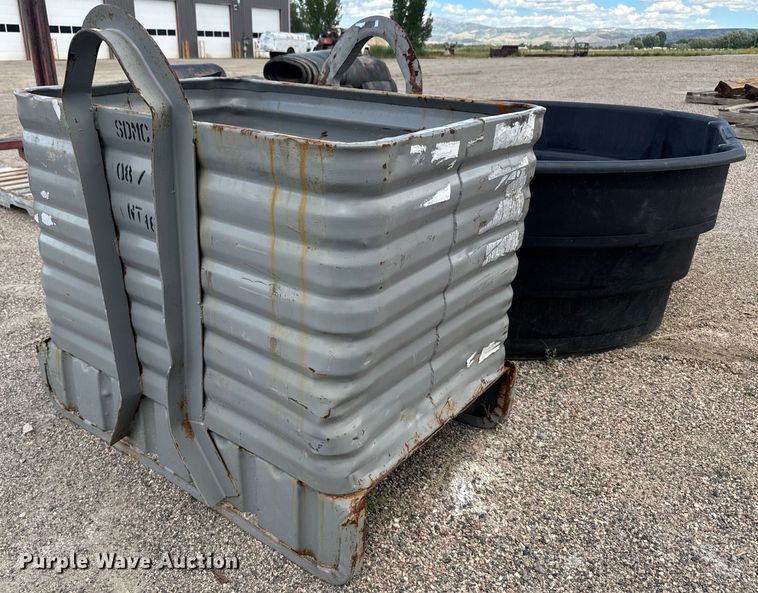 image for item LW9853 Livestock equipment