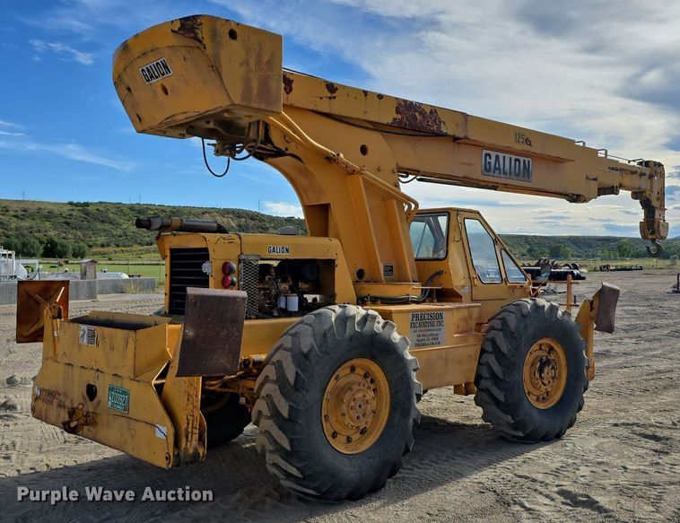 image for item LW9855 1970 Galion C-125 crane