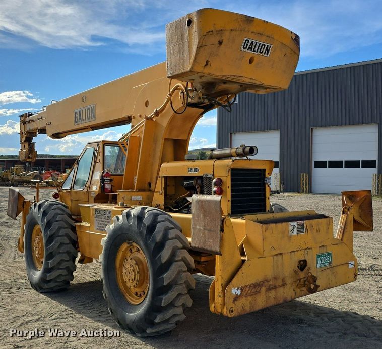 image for item LW9855 1970 Galion C-125 crane