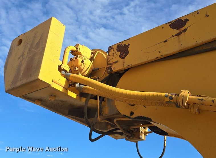 image for item LW9855 1970 Galion C-125 crane