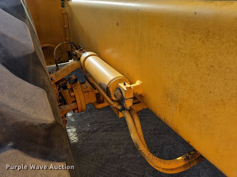 image for item LW9855 1970 Galion C-125 crane