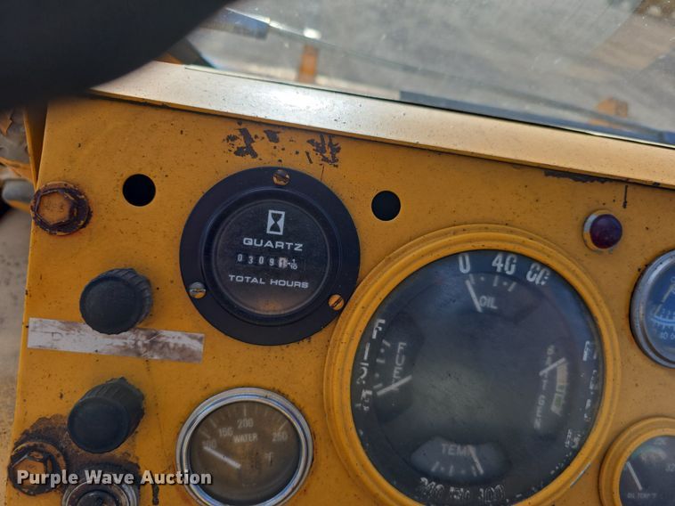 image for item LW9855 1970 Galion C-125 crane