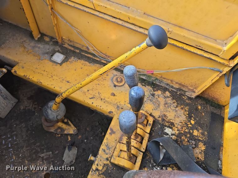 image for item LW9855 1970 Galion C-125 crane