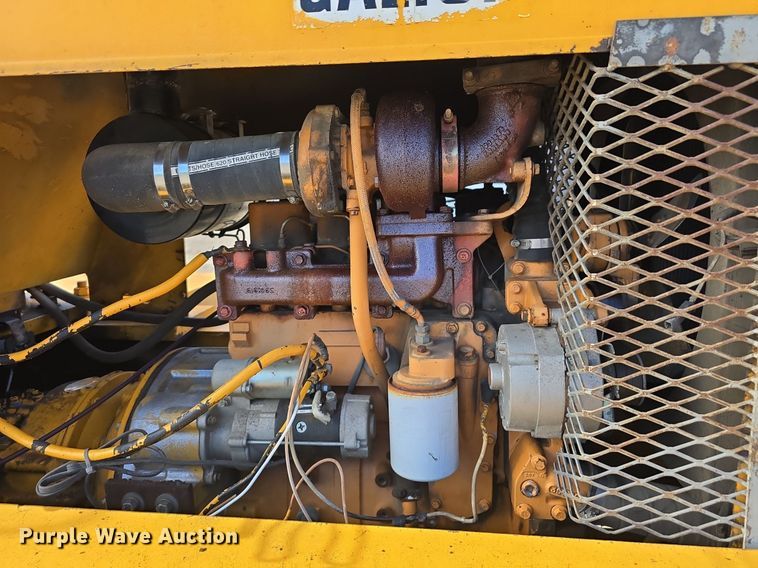 image for item LW9855 1970 Galion C-125 crane